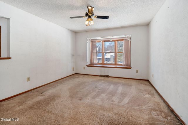 641 Top Ridge Drive, Guilderland, NY 12203