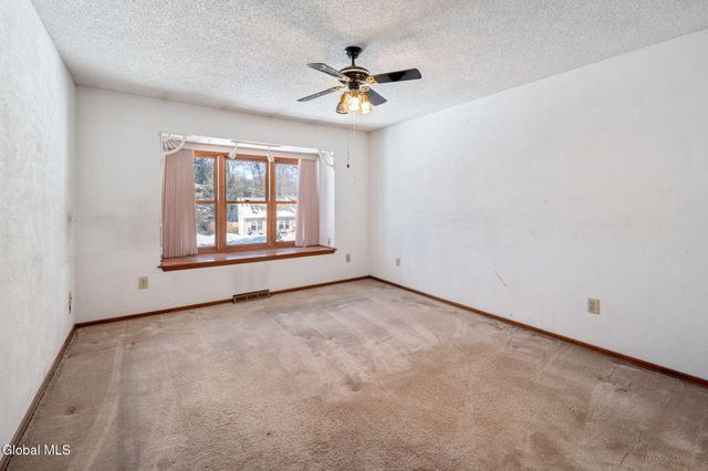 641 Top Ridge Drive, Guilderland, NY 12203