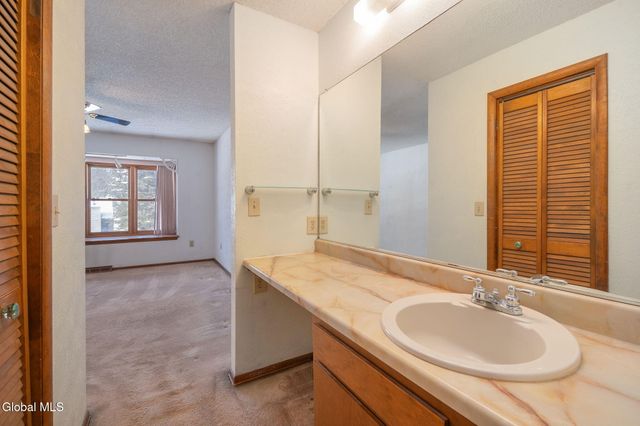 641 Top Ridge Drive, Guilderland, NY 12203