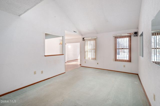 641 Top Ridge Drive, Guilderland, NY 12203