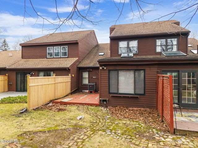 641 Top Ridge Drive, Guilderland, NY 12203