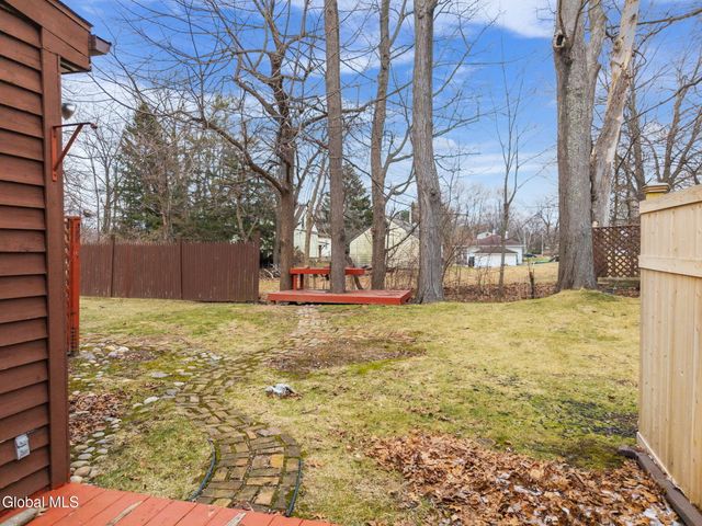641 Top Ridge Drive, Guilderland, NY 12203