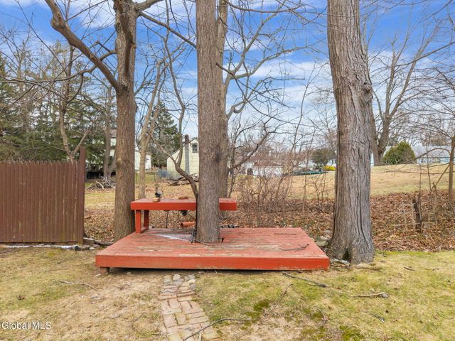 641 Top Ridge Drive, Guilderland, NY 12203