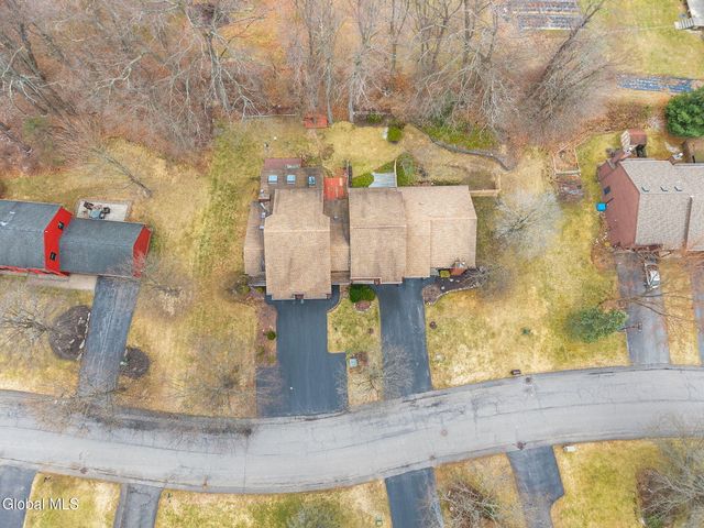 641 Top Ridge Drive, Guilderland, NY 12203