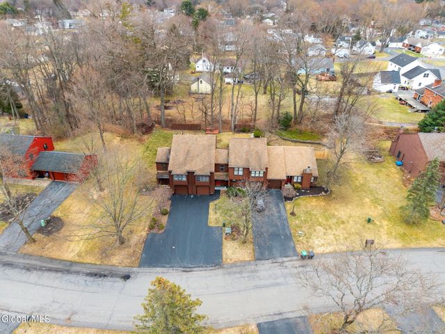 641 Top Ridge Drive, Guilderland, NY 12203