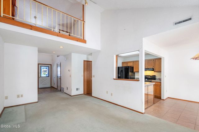 641 Top Ridge Drive, Guilderland, NY 12203