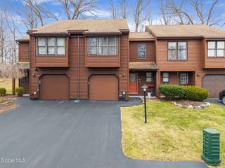 641 Top Ridge Drive, Guilderland, NY 12203