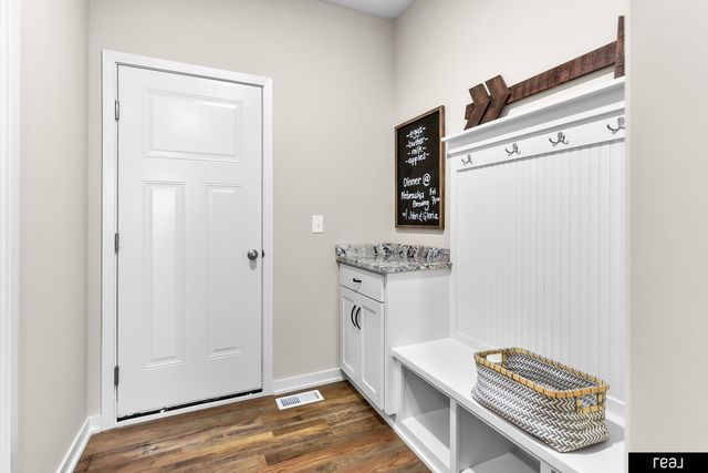 12501 Quail Drive, Bellevue, NE 68123