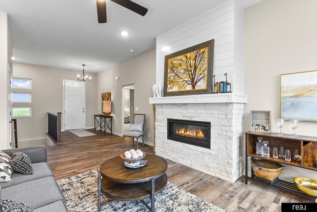 12501 Quail Drive, Bellevue, NE 68123