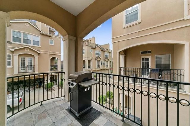 5615 Winsome Villas Lane H, Houston, TX 77057