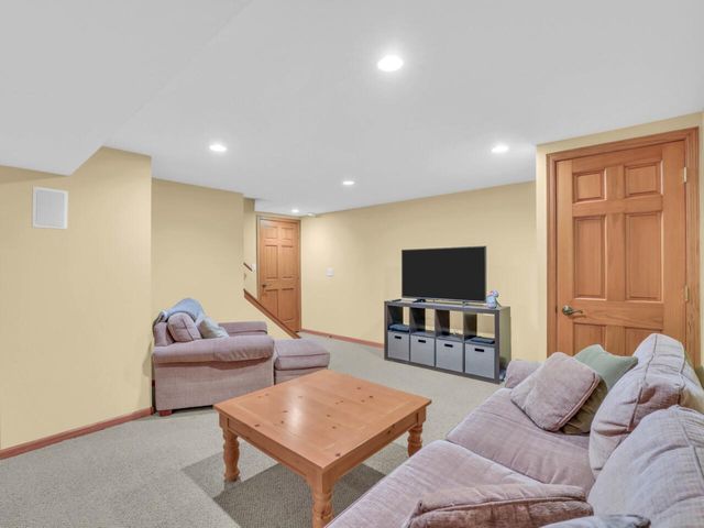 3703 Canada Goose CROSSING, Racine, WI 53403