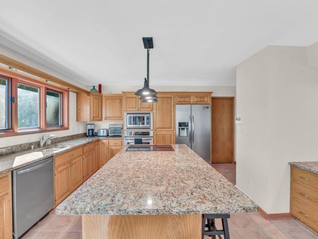 3703 Canada Goose CROSSING, Racine, WI 53403