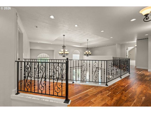 1695 CANOE RIDGE Way, Eugene, OR 97408