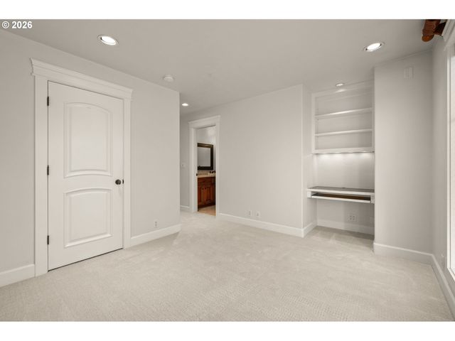 1695 CANOE RIDGE Way, Eugene, OR 97408