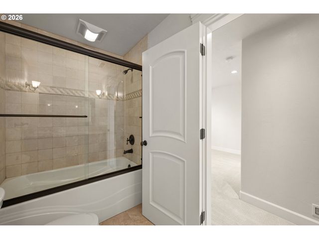 1695 CANOE RIDGE Way, Eugene, OR 97408