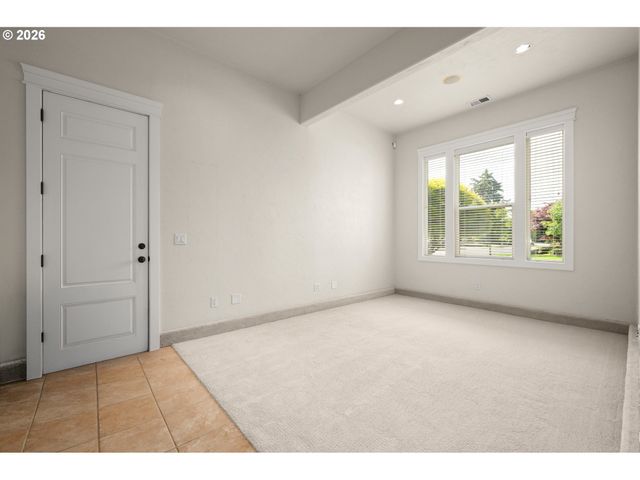 1695 CANOE RIDGE Way, Eugene, OR 97408