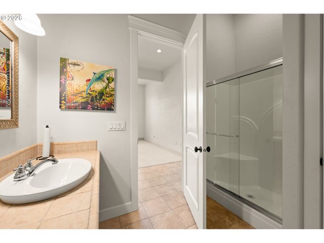 1695 CANOE RIDGE Way, Eugene, OR 97408