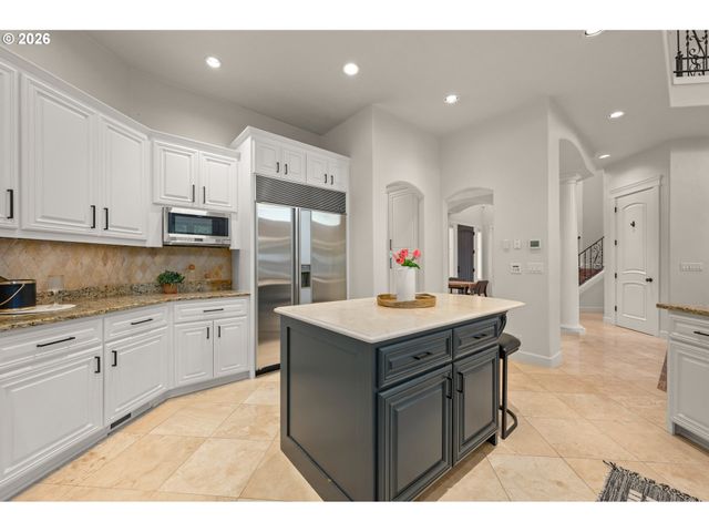 1695 CANOE RIDGE Way, Eugene, OR 97408
