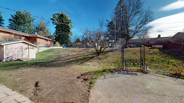 1310 NW Haven Circle, Pullman, WA 99163