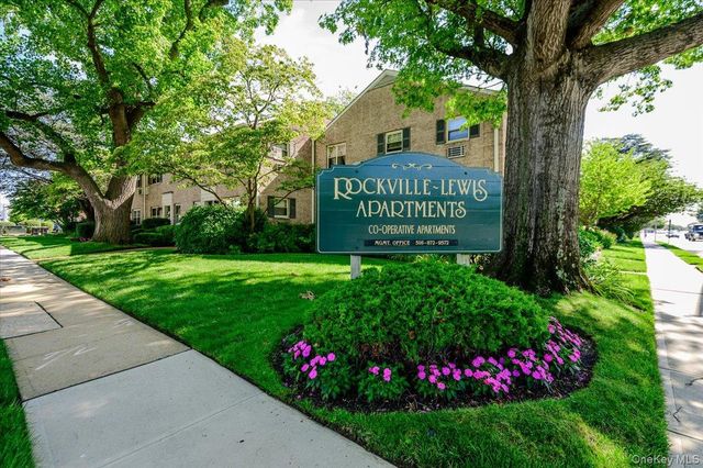 2 N Lewis Place 1.4B, Rockville Centre, NY 11570