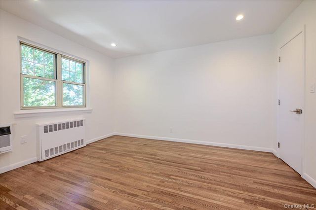 2 N Lewis Place 1.4B, Rockville Centre, NY 11570