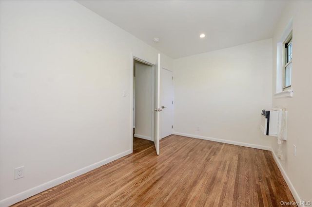 2 N Lewis Place 1.4B, Rockville Centre, NY 11570