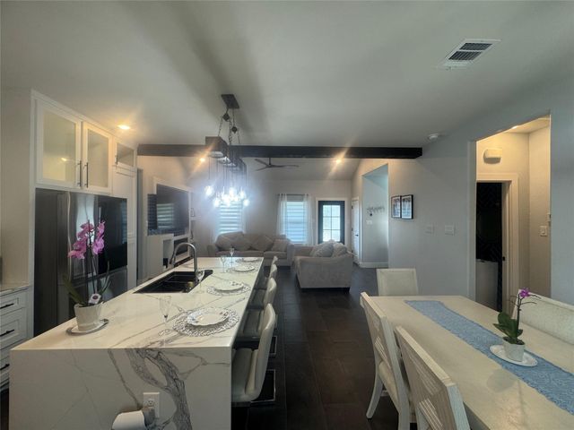 317 Lakeview Drive, Alvarado, TX 76009