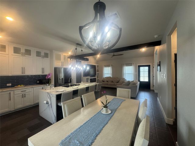 317 Lakeview Drive, Alvarado, TX 76009