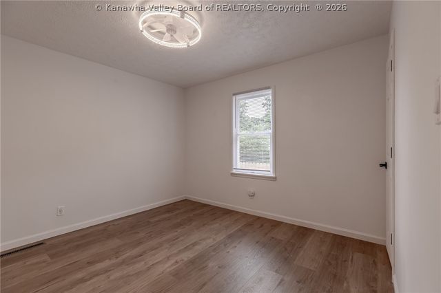 2004 Kanawha Terrace, St Albans, WV 25177