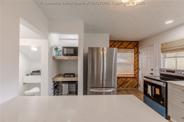2004 Kanawha Terrace, St Albans, WV 25177
