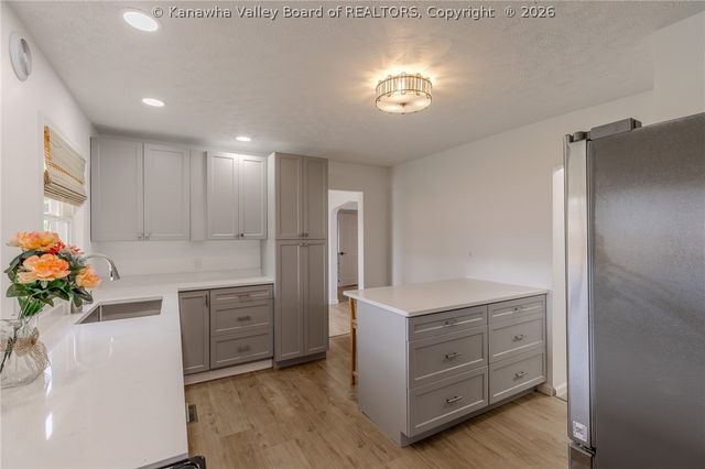 2004 Kanawha Terrace, St Albans, WV 25177