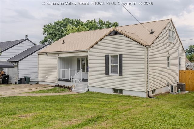 2004 Kanawha Terrace, St Albans, WV 25177