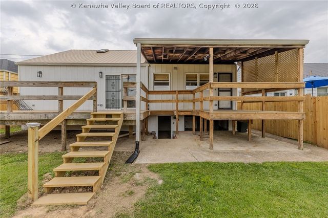2004 Kanawha Terrace, St Albans, WV 25177