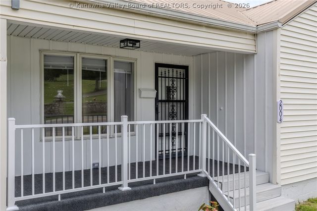 2004 Kanawha Terrace, St Albans, WV 25177