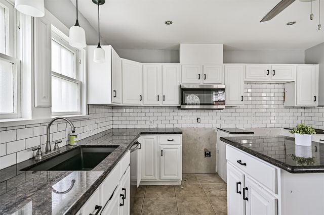 4909 Travis Drive, Galveston, TX 77551