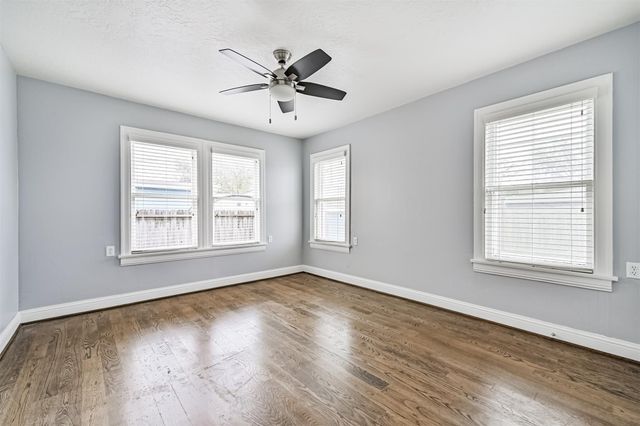 4909 Travis Drive, Galveston, TX 77551