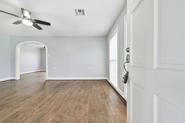 4909 Travis Drive, Galveston, TX 77551