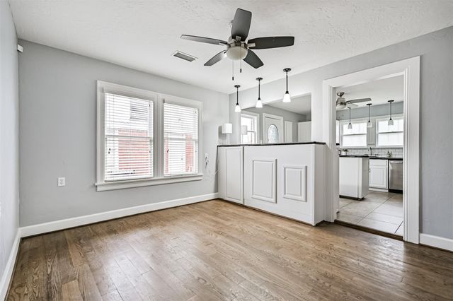 4909 Travis Drive, Galveston, TX 77551