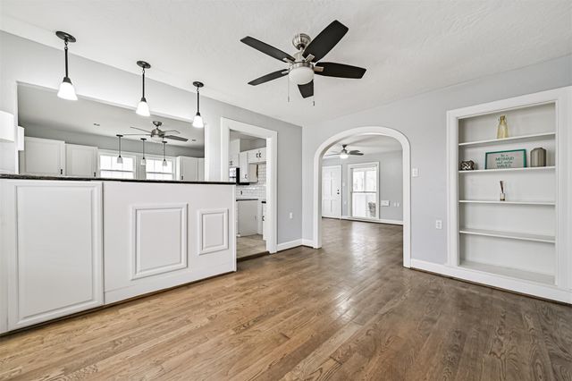 4909 Travis Drive, Galveston, TX 77551