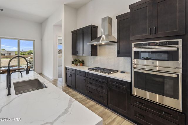 1101 E Dolores Road, Phoenix, AZ 85086
