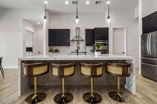 1101 E Dolores Road, Phoenix, AZ 85086