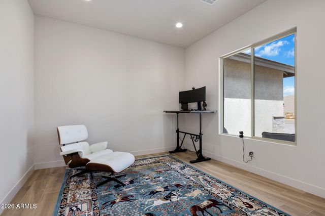 1101 E Dolores Road, Phoenix, AZ 85086