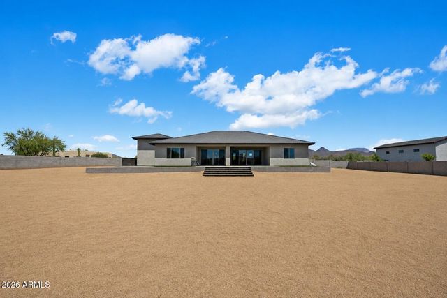 1101 E Dolores Road, Phoenix, AZ 85086