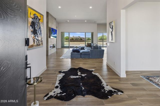 1101 E Dolores Road, Phoenix, AZ 85086