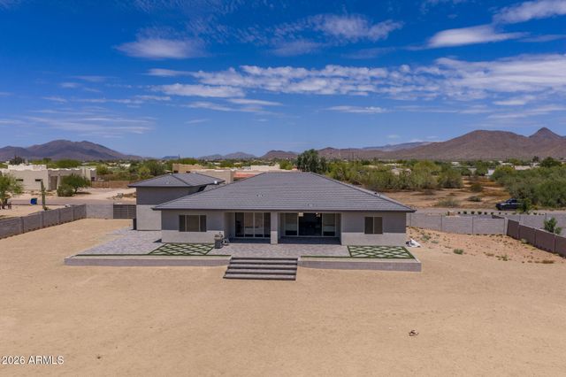 1101 E Dolores Road, Phoenix, AZ 85086