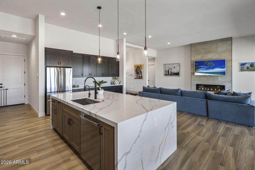 Image 17 of property listing at 1101 E Dolores Road, Phoenix, AZ 85086