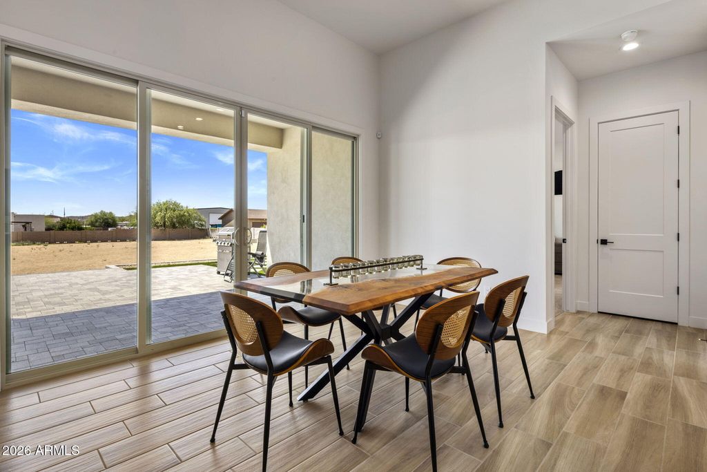 Image 21 of property listing at 1101 E Dolores Road, Phoenix, AZ 85086