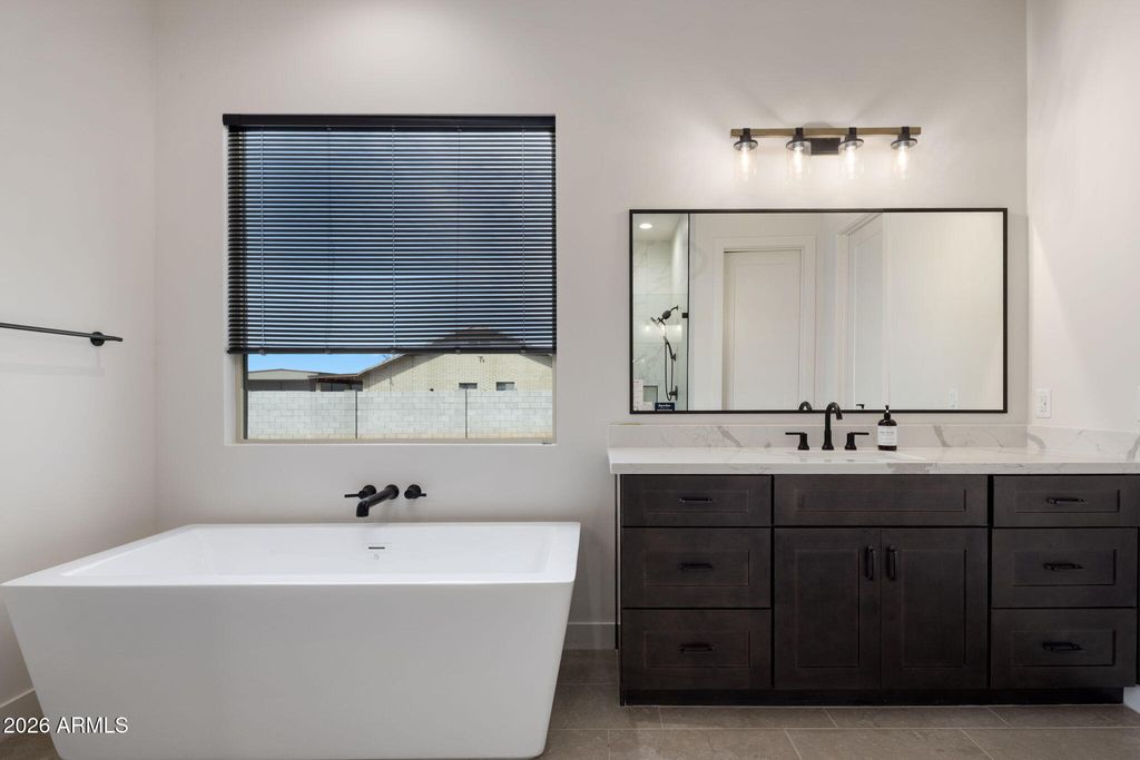 Image 28 of property listing at 1101 E Dolores Road, Phoenix, AZ 85086