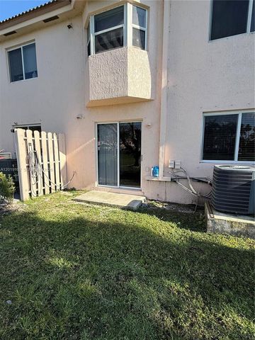 1271 SE 28th Ct 105, Homestead, FL 33035