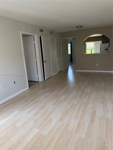 1271 SE 28th Ct 105, Homestead, FL 33035
